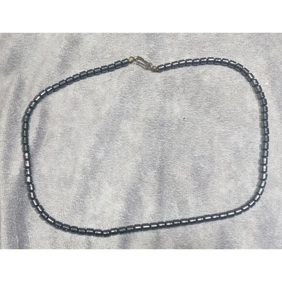 Casual Metallic Hematite Barrel Beaded Necklace - Picture 6 of 6